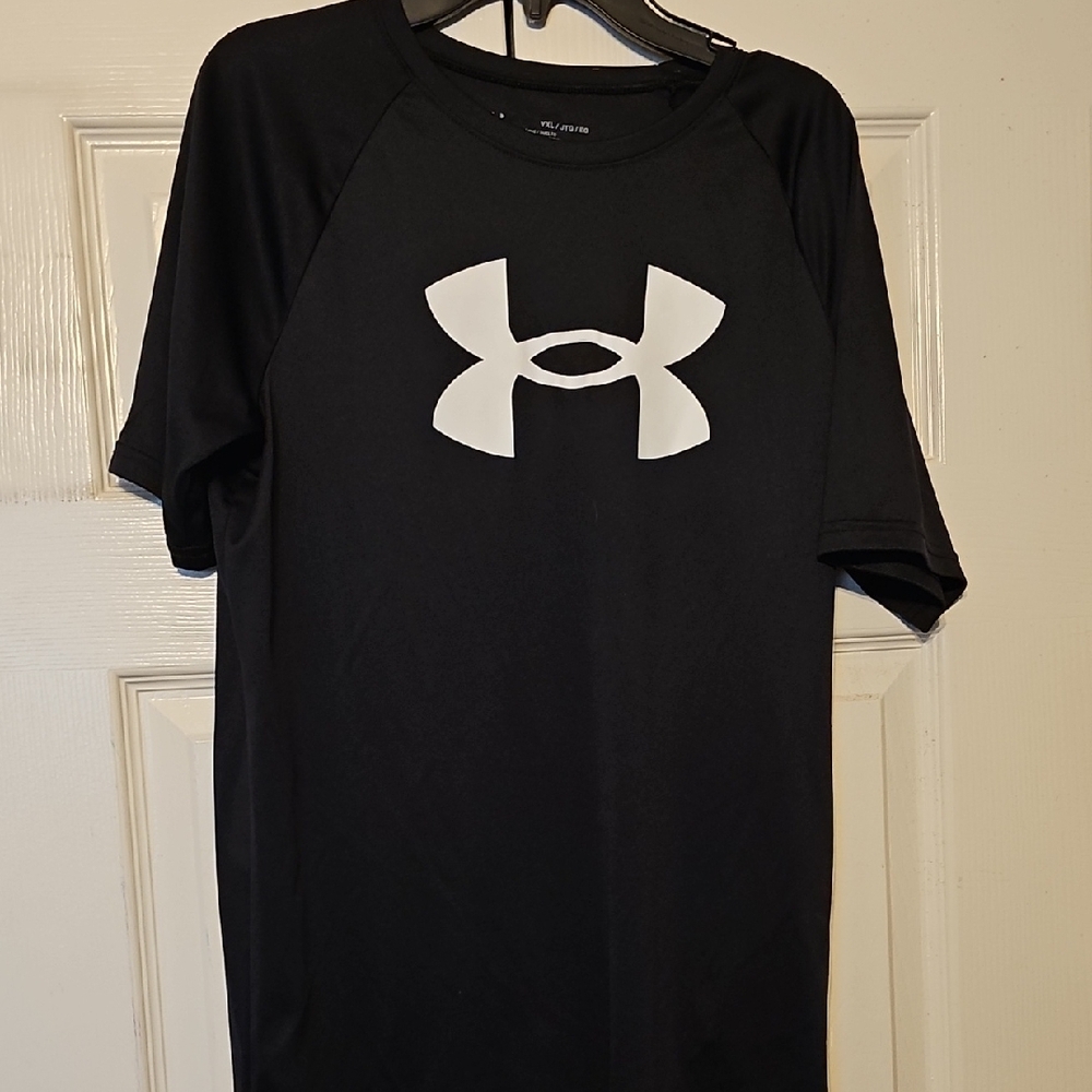 Under Armour Men's Black T-Shirt